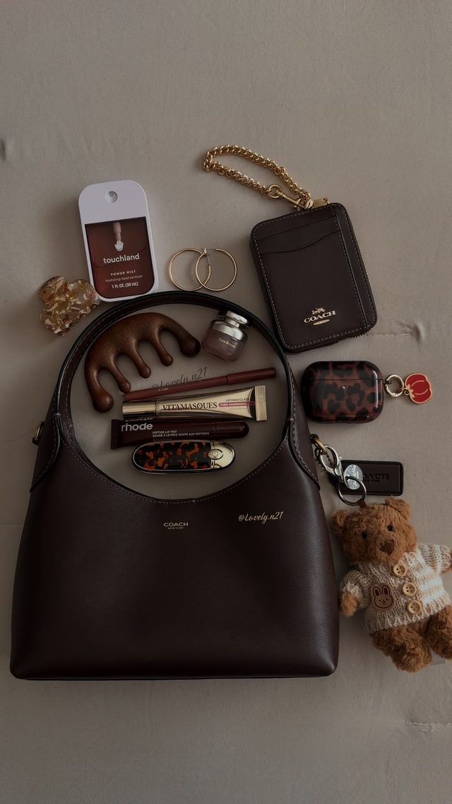 What's In My Bag POV by @lovely.n21 on TikTok