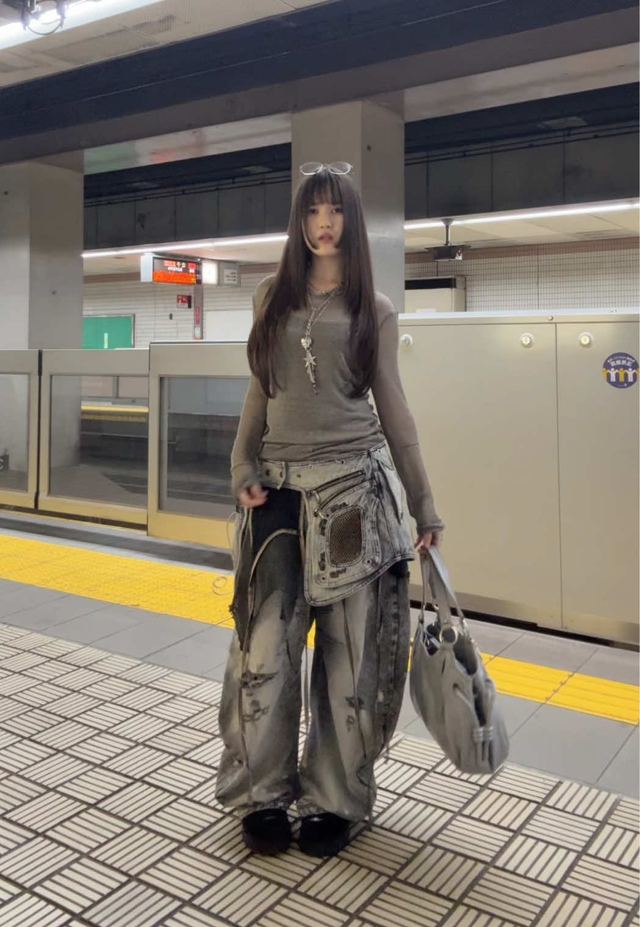 Concert outfit change transition by @kitsue__ on TikTok