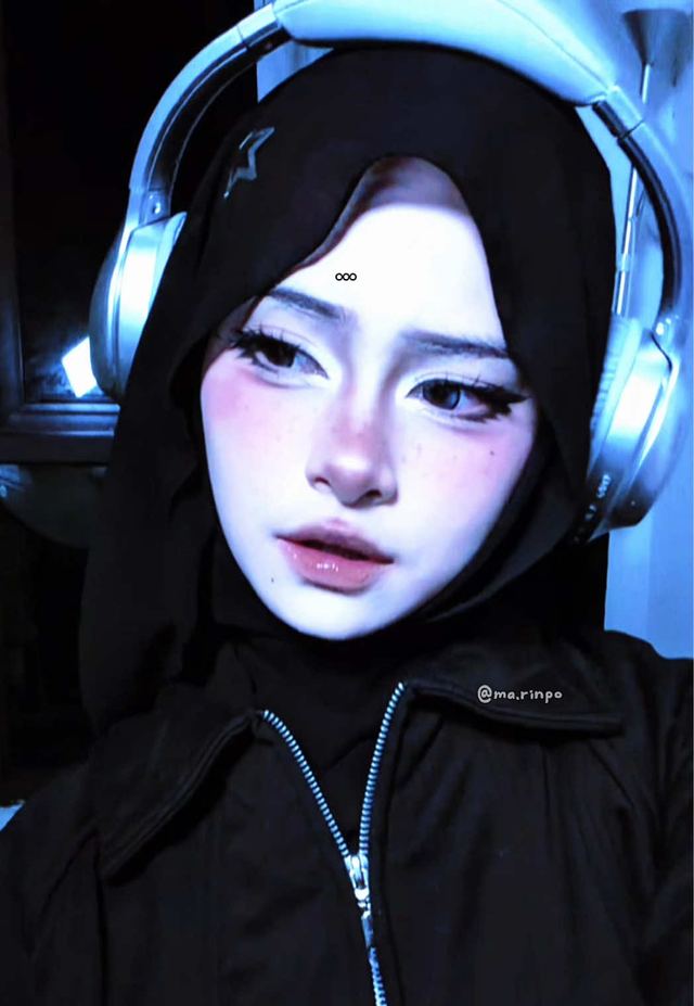 Paparazzi glow-up transition by @ma.rinpo on TikTok