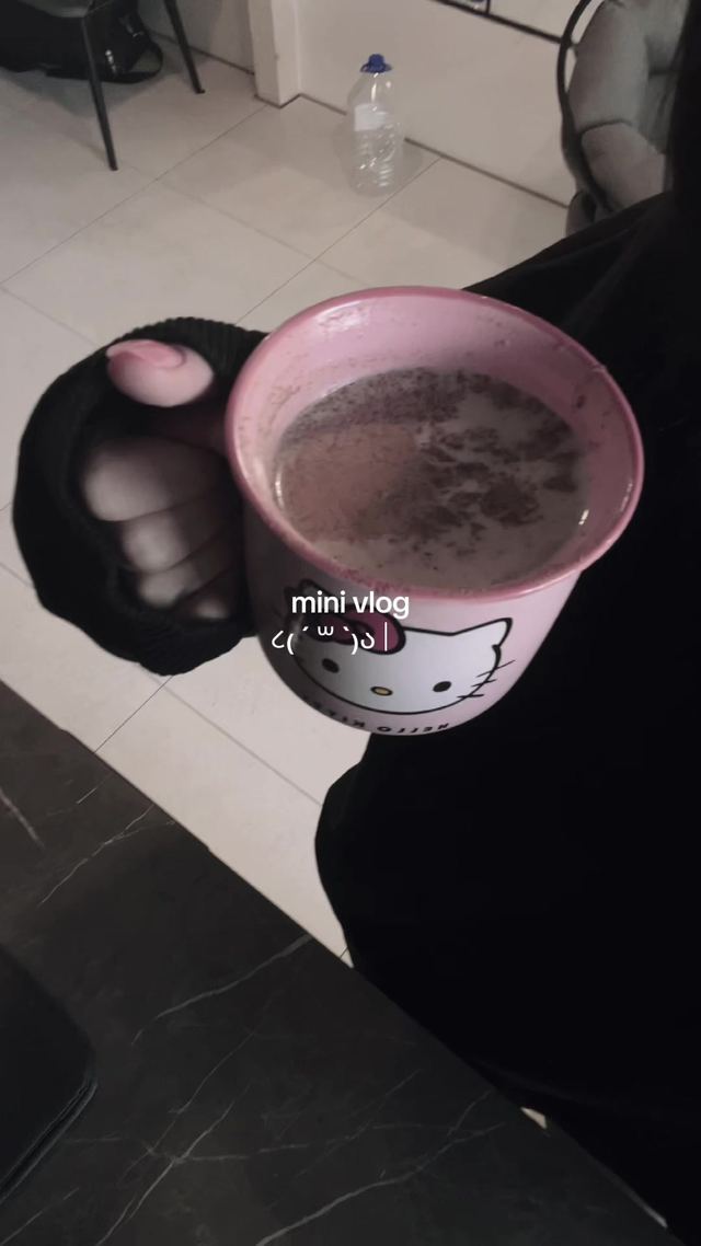 Split-Screen Mini Vlog by @bunnybby00 on TikTok